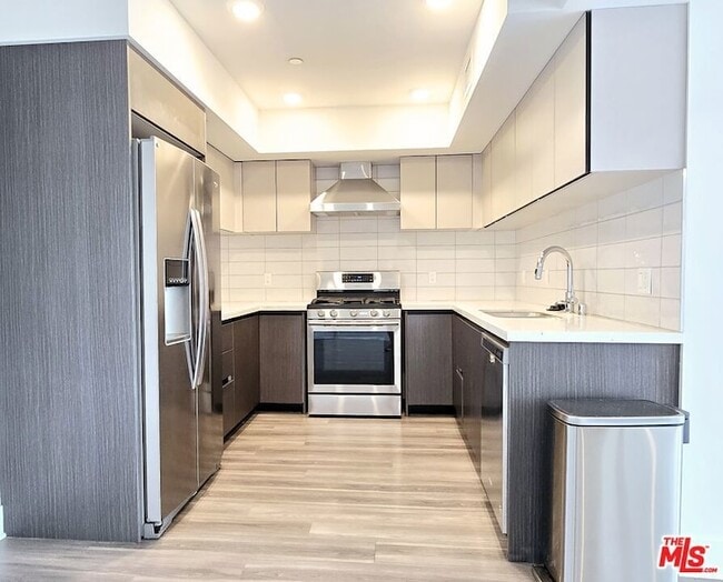 Photo - 5030 Rosewood Ave