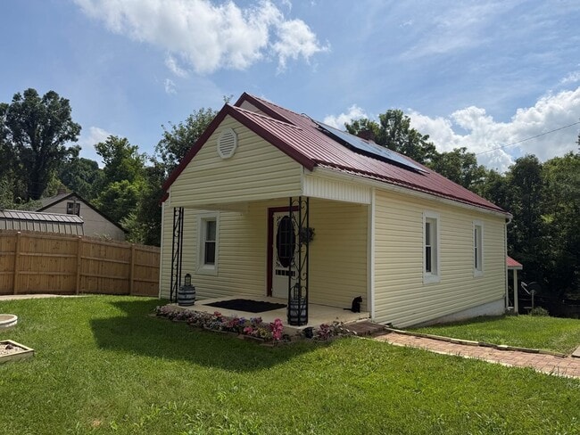 Photo - 2274 Pioneer Dr