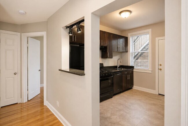 3221 W Division St Unit 1S