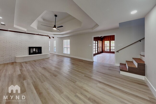Photo - 1215 Spring Lake Dr