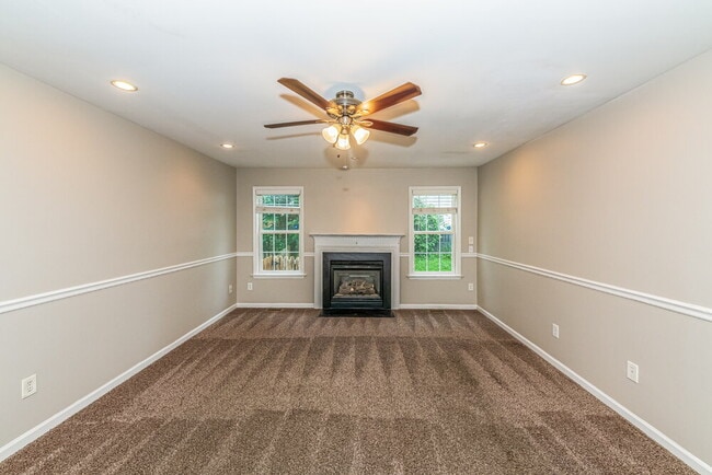 6412 Willowlawn Dr
