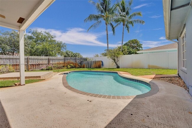 Photo - 1545 SW 13th St