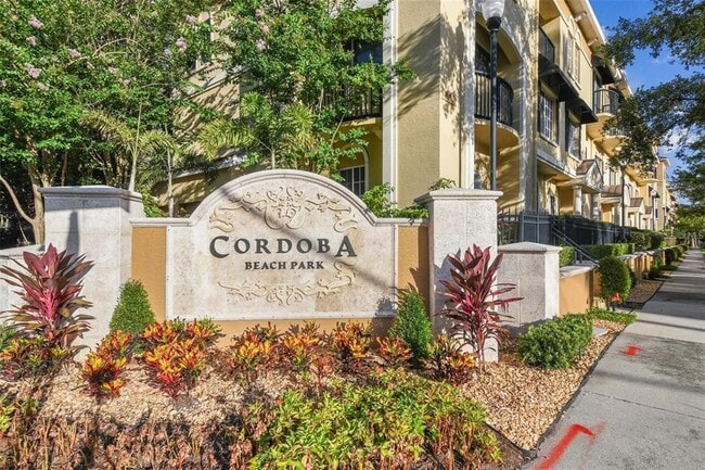 Photo - 103 S Sherrill St Townhome