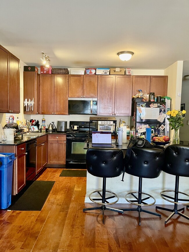 Photo - 2501 W Grenshaw St Unit 1E