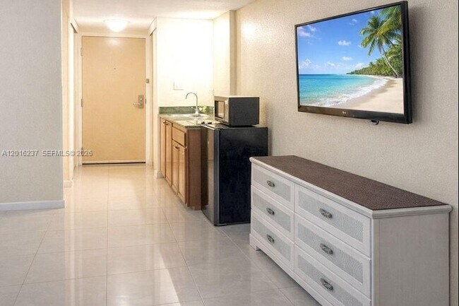 Photo - 19201 Collins Ave Unit 707