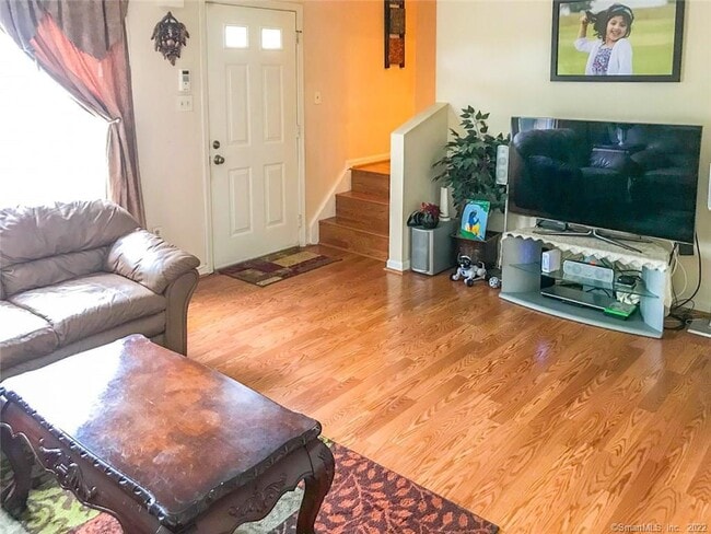 Photo - 431 Glenbrook Rd