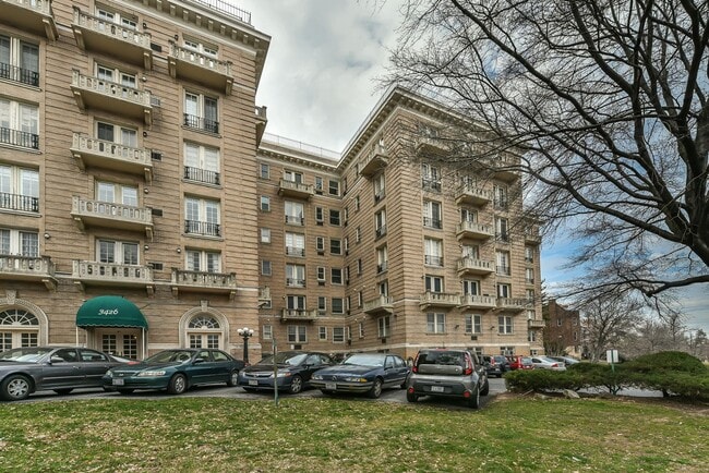 Building Photo - Mount Pleasant Updated Spacious One Bedroo... Rental