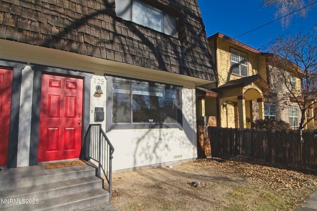 Building Photo - 125 Mary St Unit #A