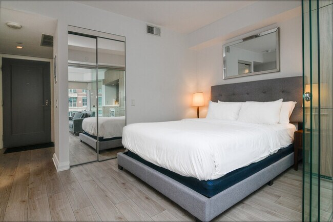 Photo - 155 Yorkville Ave Unité SI ID1045462P