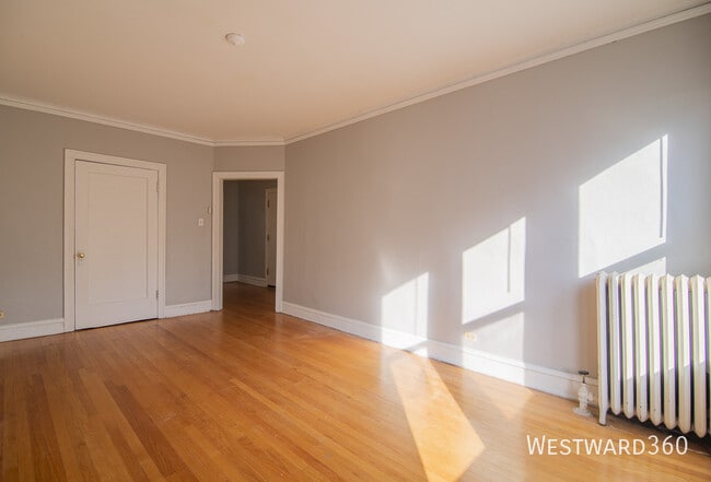 Photo - 6055 N Ridge Ave Unit 1