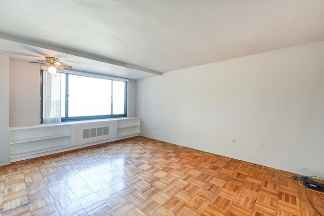 Photo - Spacious & Bright Junior 1 Bedroom at River Place East Unidad 525