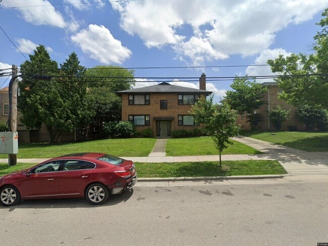 Building Photo - 921 Haywood Dr Unit 1