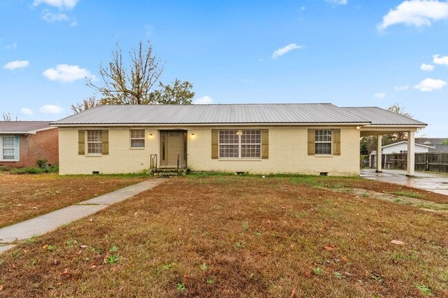 Building Photo - Spacious 3 Bedroom 3 Bath Available Fall 2025! Tour and Secure your Home today!