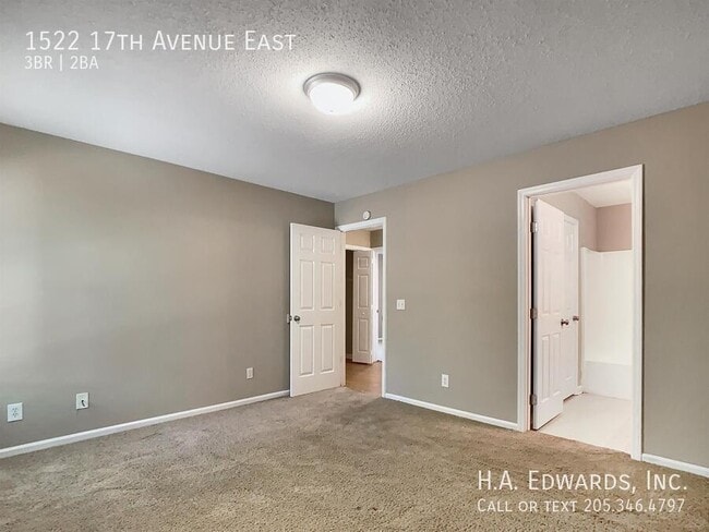 Photo - 1522 17th Ave E