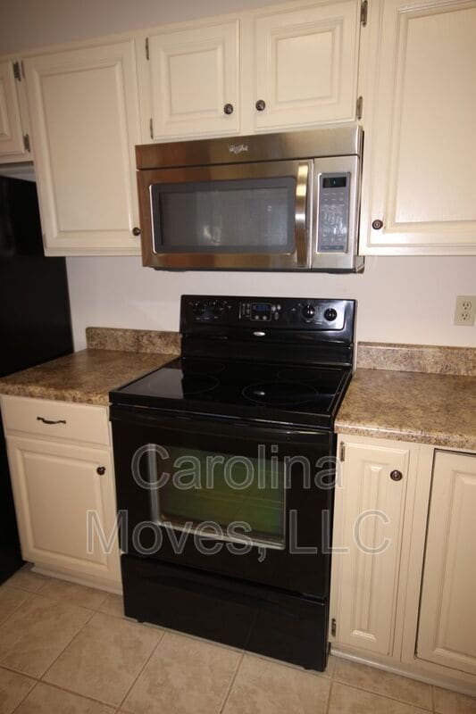 Photo - 324 Skylark Cir