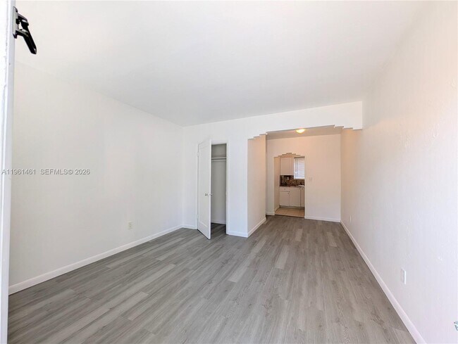 Photo - 1565 SW 6th St Unidad 2