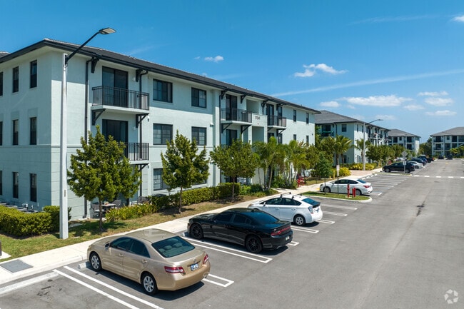 Building Photo - Natura Gardens Rental