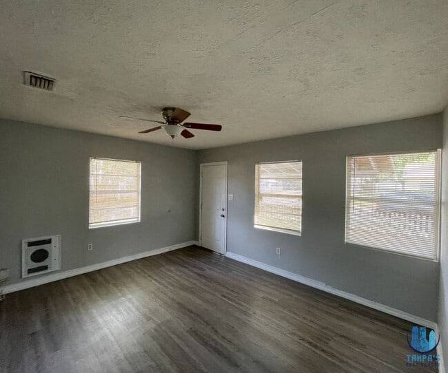 Photo - 2 Bed 1 Bath Home for rent in Tampa *Available Now*