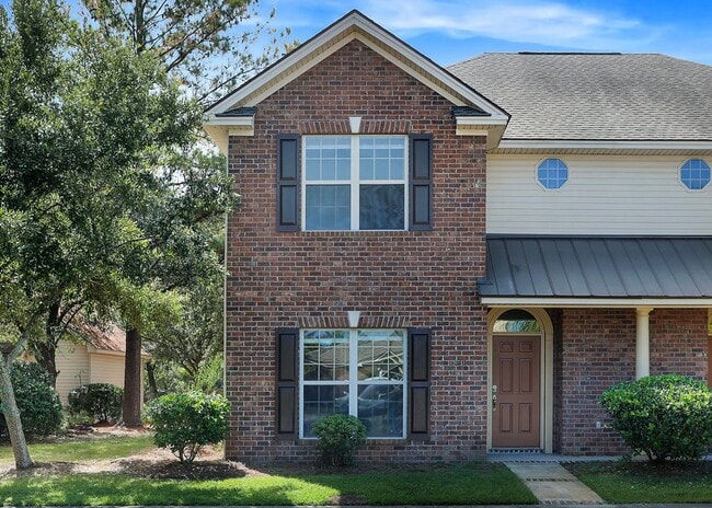Photo - 3 bedroom 2.5 bath townhome in Carriage Sq...