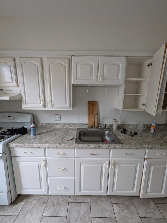 Photo - 125 Hobart Ave Unit 3