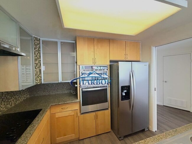Photo - 700 E Ocean Blvd