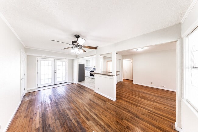 Photo - 4710 Glenmont St