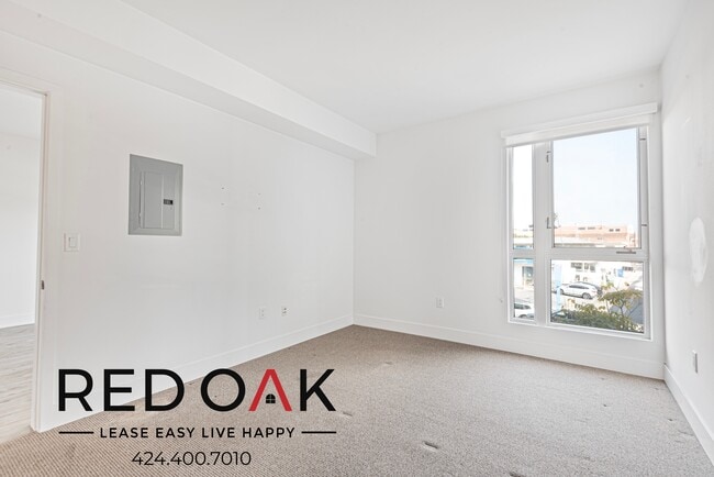 Photo - 1168 S Barrington Ave Unit 213