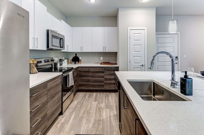 Photo - Cortland on Orange