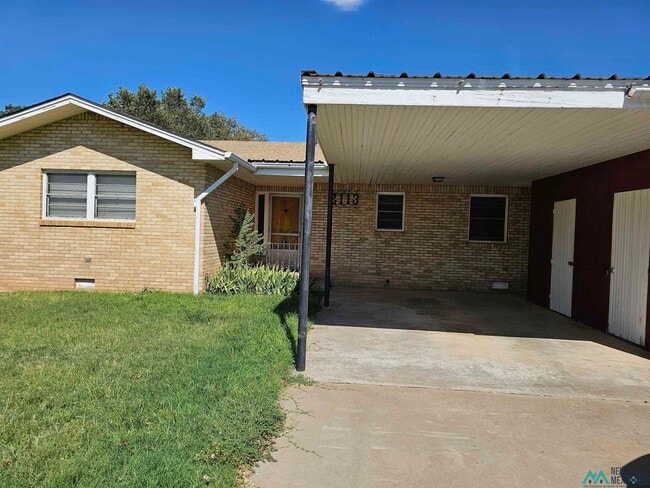 Building Photo - 2113 Axtell St Rental