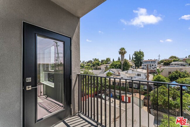 Photo - 3105 Bellevue Ave Unit 205