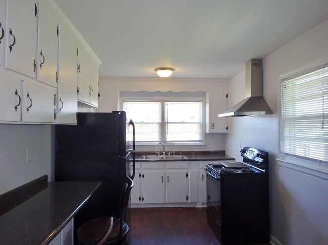 Photo - Lake Front Adorable Home!