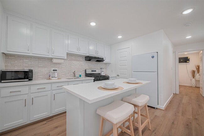 Building Photo - 6725 Avenue K Rental