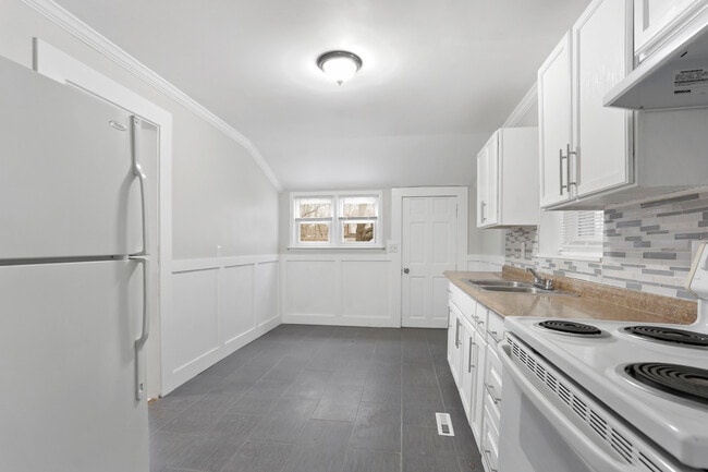 Photo - 393 Huntington St