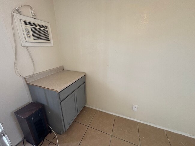 Photo - Conveniently Located Studio with ALL Utilities INCLUDED Unit 223 B