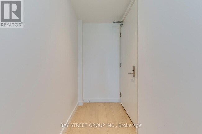 Photo - 81 Wellesley St E Unit 1907