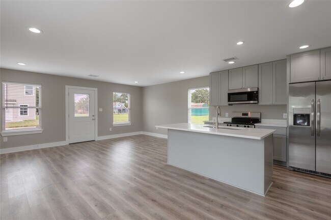 Photo - 250 Shady Oaks