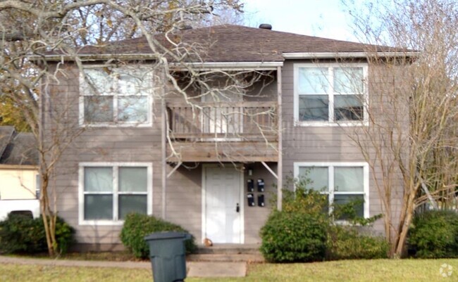 Building Photo - 256 E Pecan Ln Rental