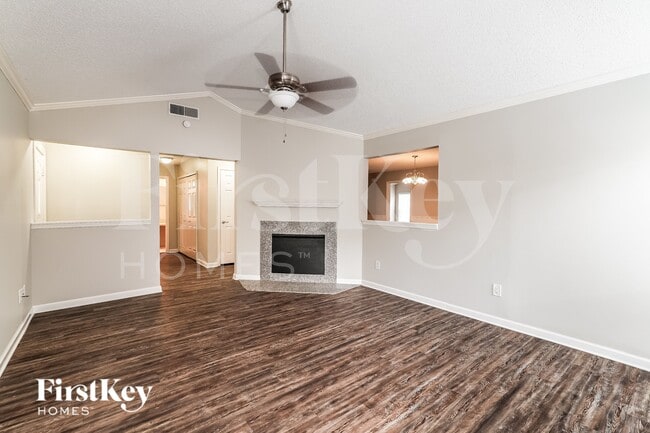 Photo - 7027 Silvermill Dr