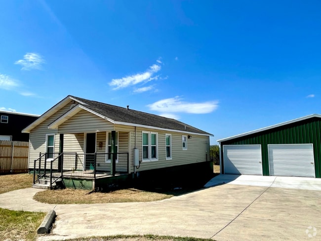 Building Photo - 10107 Signal Hill Rd Rental