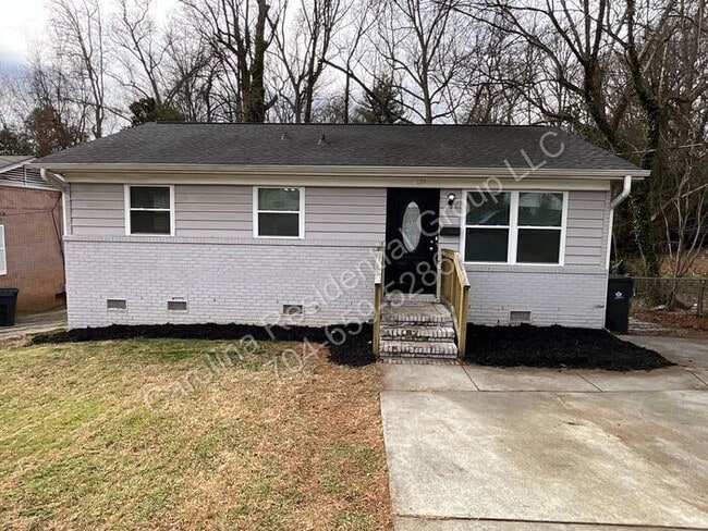 Building Photo - 1624 Eastway Dr