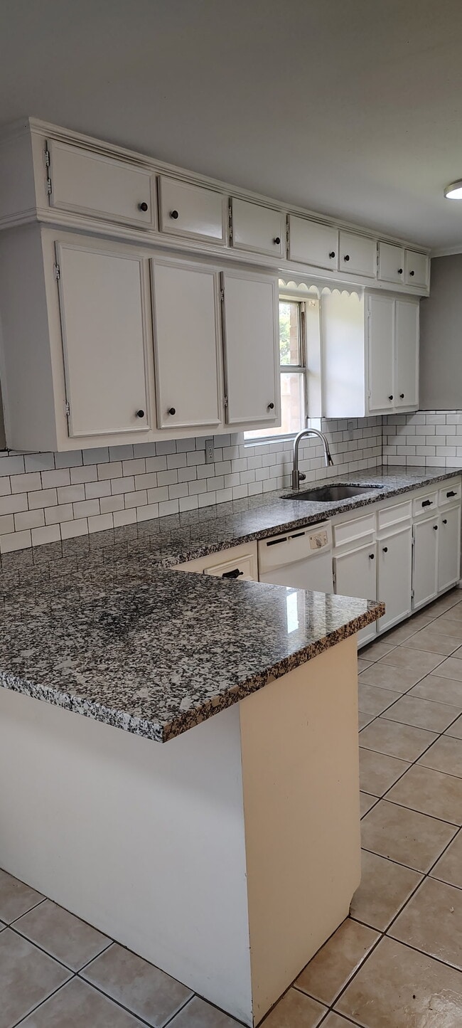 4616 Singletary Rd Unit 1