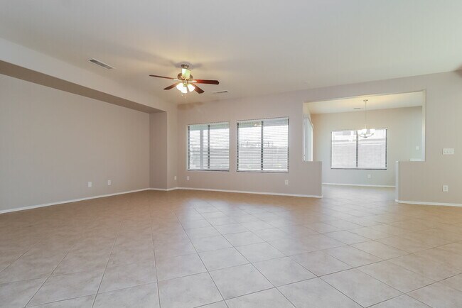 Photo - 5405 S 55th Ave