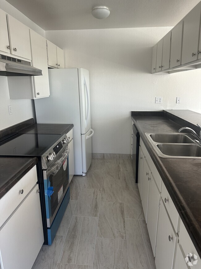 Building Photo - 107 18th St Rental