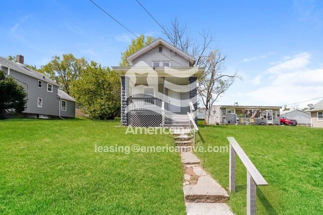 Building Photo - 2129 N Bourland Ave