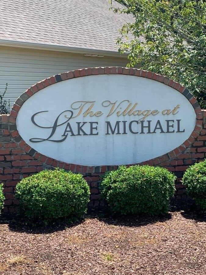 Photo - 623 Oakfield Tr