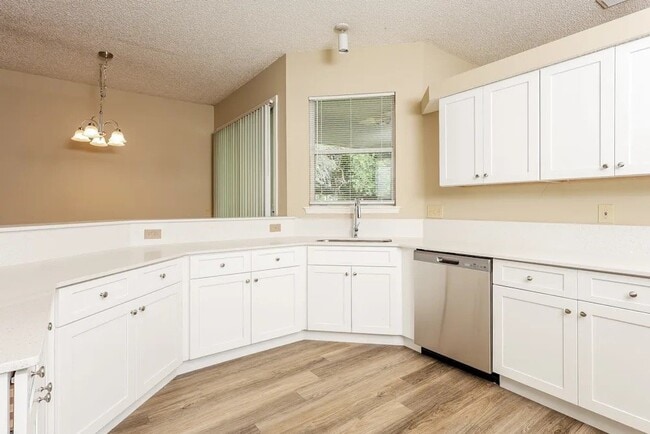 Photo - 11836 Lake Fern Dr