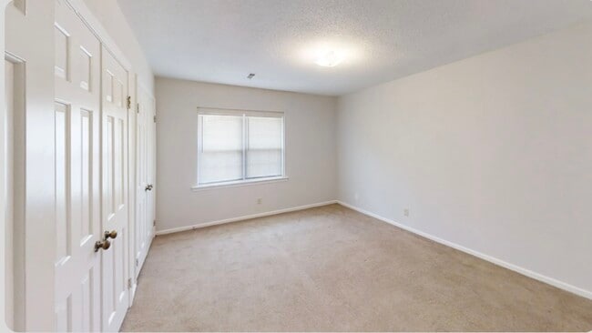 Photo - 1309 W Meadowview Rd