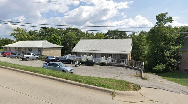 Photo - 2305 Southridge Dr