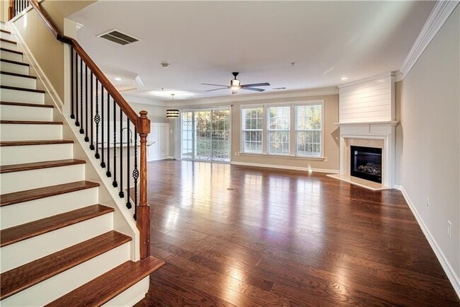 Photo - 265 Balaban Cir