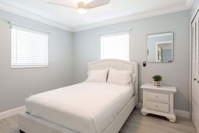 Photo - 343 Balsam St